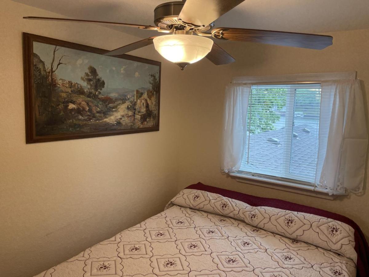 Loft , Boat Dock, 2 Bedrooms , Pet Friendly Gravois Mills Bagian luar foto